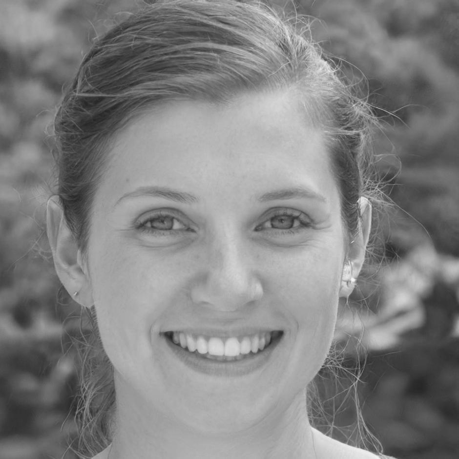 Portrait professionnel de Camille Dubois, formatrice en développement personnel