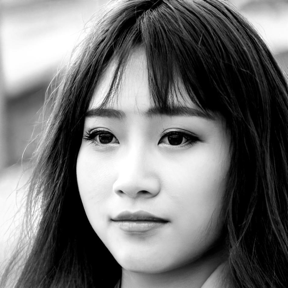 Portrait de Claire Dubois, experte en communication